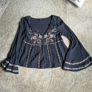 Size S American eagle floral embroidered top